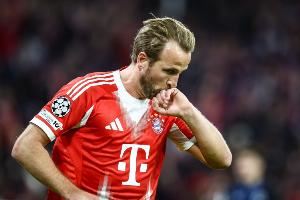 世体：巴萨否认引进凯恩的传闻，目前尚未考虑莱万替代者人选